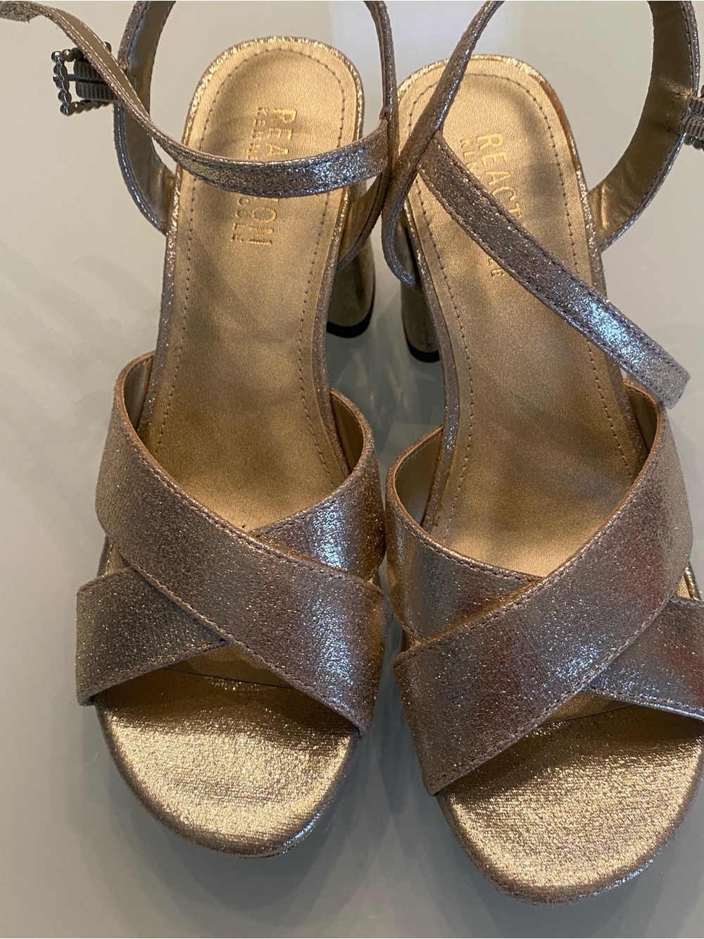 NWOT Kenneth Cole Reaction Gold Metallic Platform Sandals - Size 7